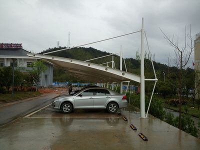 鋼結構車棚錢一平方（鋼結構車棚價格） 鋼結構玻璃棧道施工 第3張